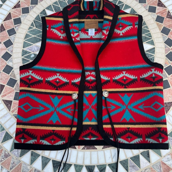 Pendleton Aztec Vest - Picture 6 of 10